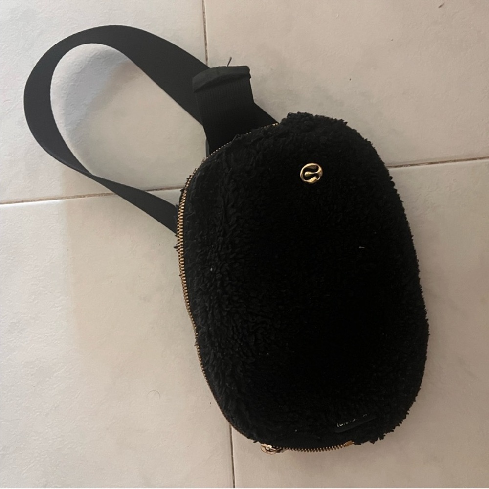 Lululemon Athletica Black Fleece Crossbody Bag